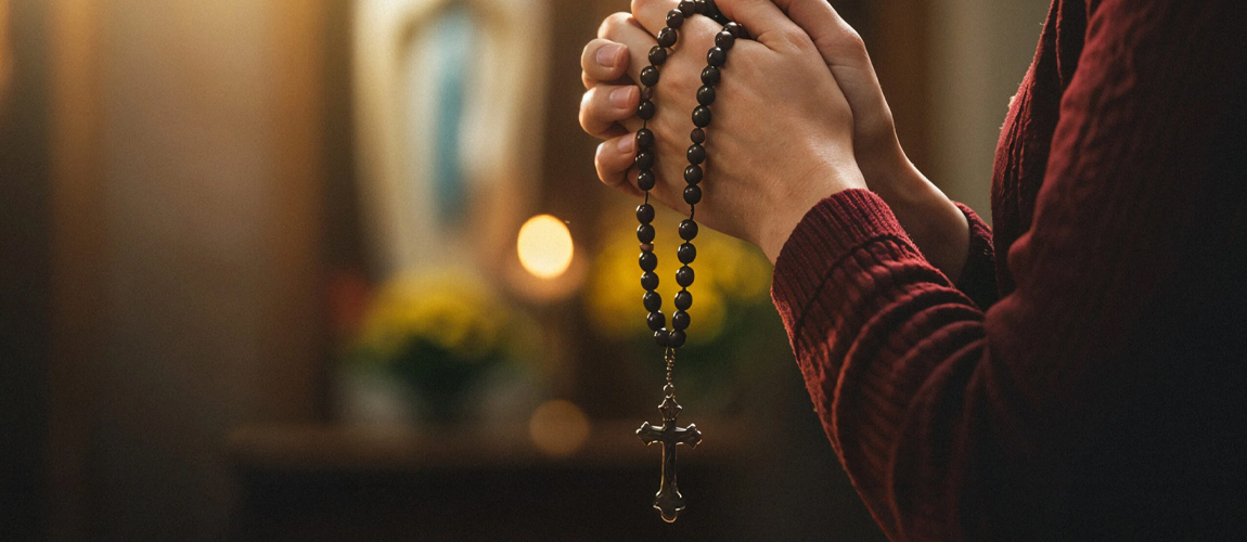 അവള്‍ കൊന്തചൊല്ലുകയായിരുന്നു, അപ്പോള്‍…